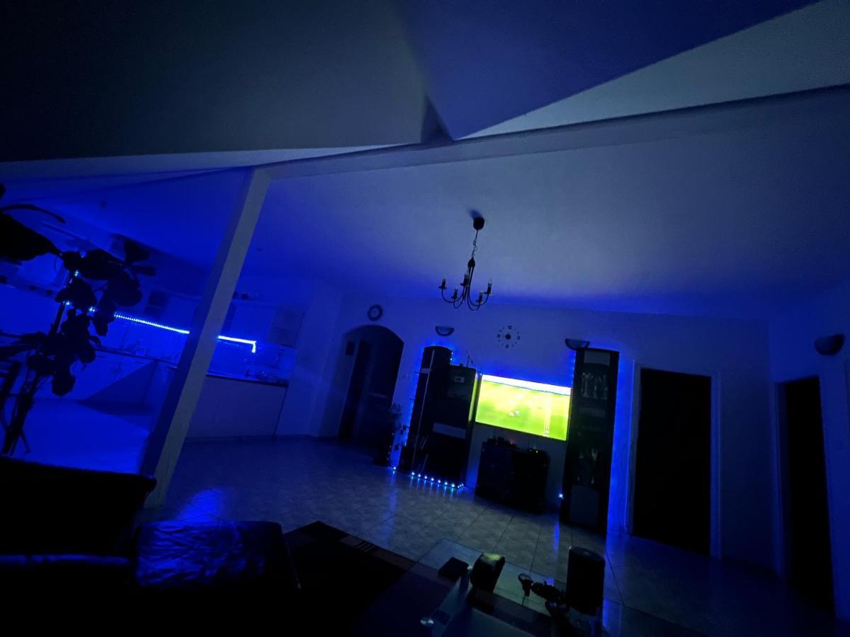 Gabe'S Nest Apartment Urom ภายนอก รูปภาพ